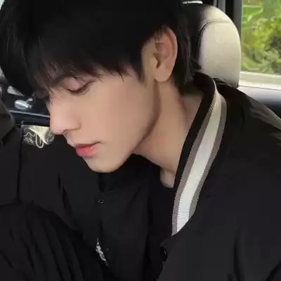 邱湛蓝